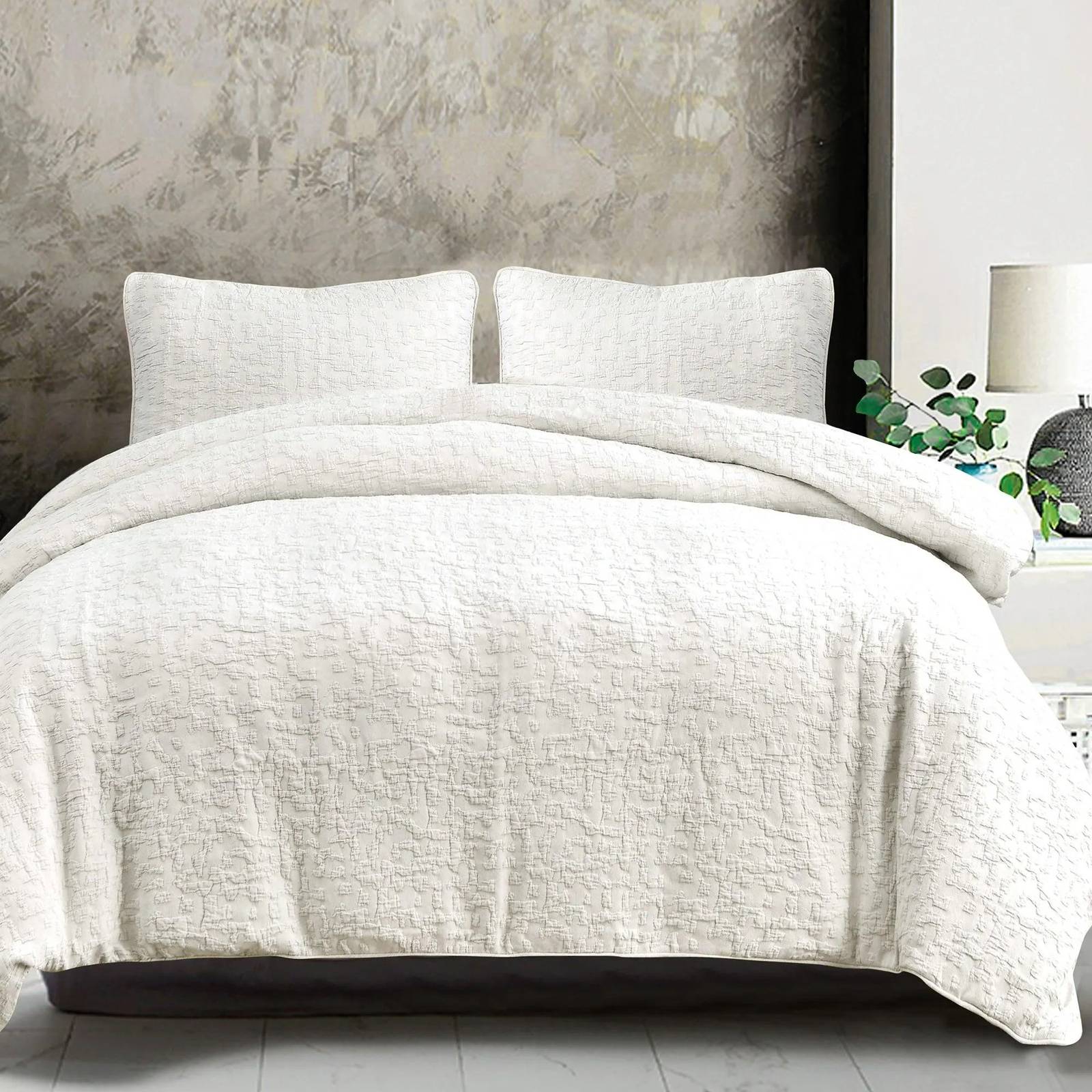 Picture of Matalasse King Comforter Set