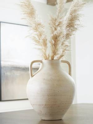 Picture of Justy Vase
