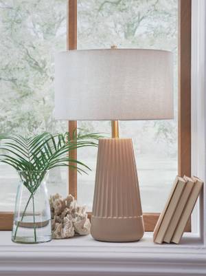 Picture of Dellner Table Lamp