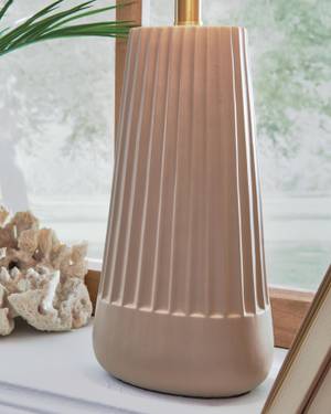 Picture of Dellner Table Lamp