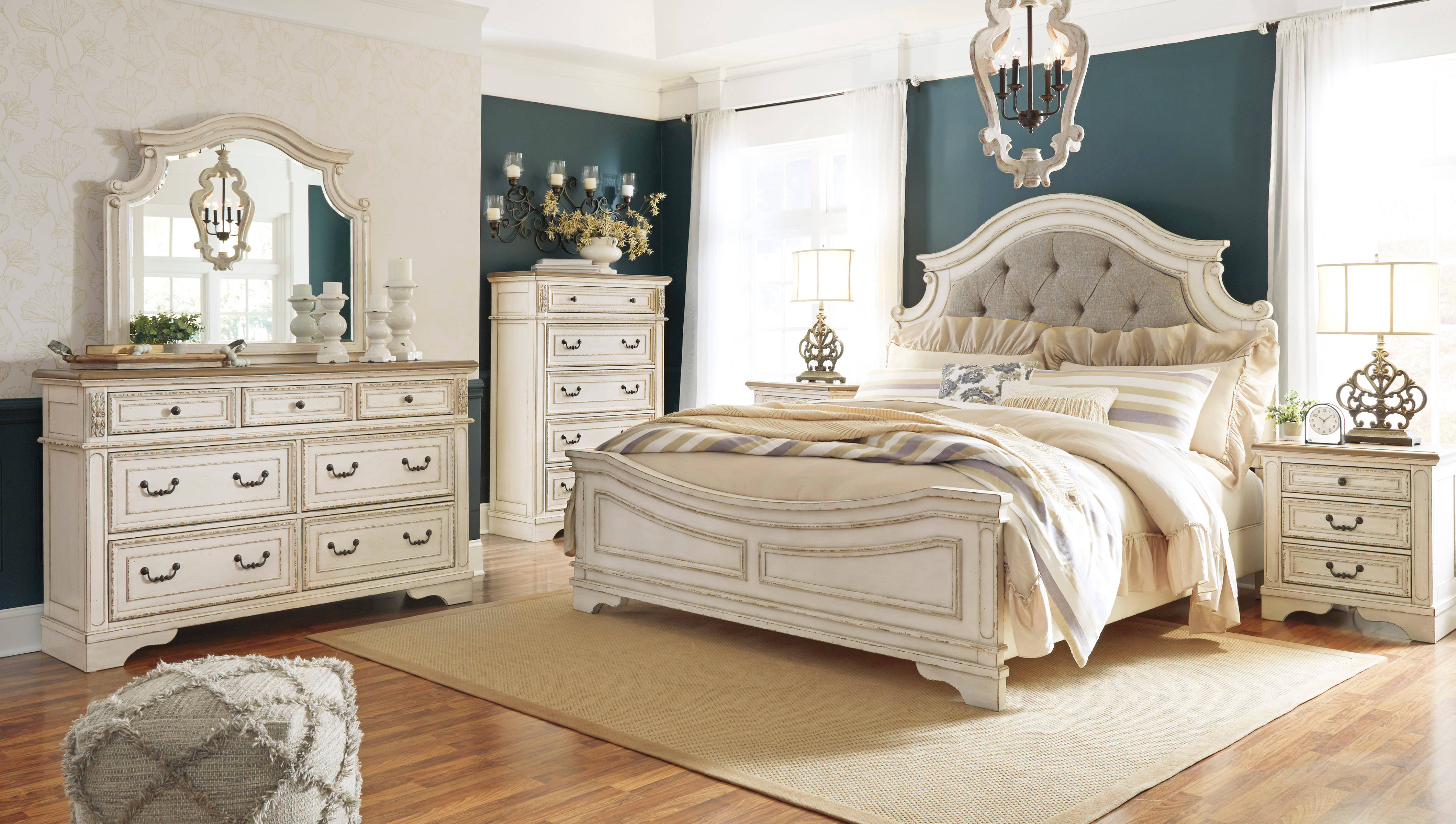 Picture of Realyn King Bedroom Group