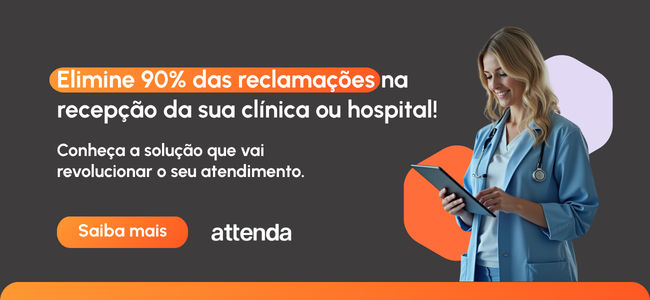 Mulher loira de jaleco azul e estetoscópio sorri enquanto segura um tablet. Ao lado, texto promocional sobre como o sistema de senha "attenda" pode reduzir em 90% as reclamações na recepção de clínicas ou hospitais.