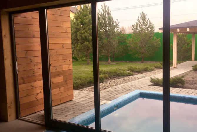 Вікна REHAU над басейном Вікна REHAU над басейном