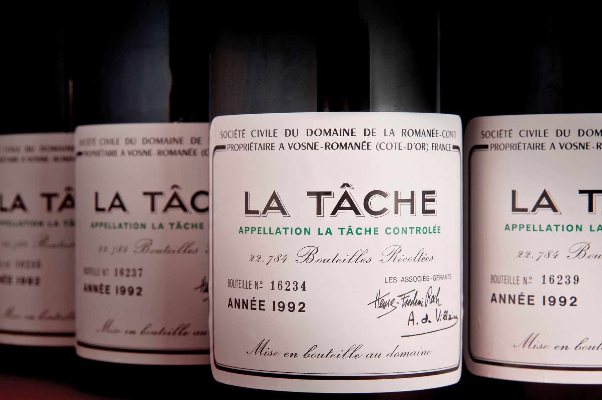 DRC La Tâche 拉塔希紅酒背景