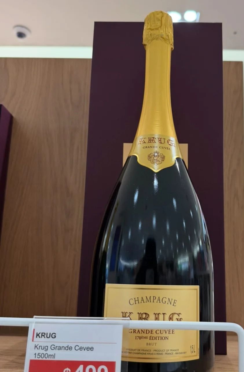 Krug Grande Cuvée 背標上的 Krug iD 六位數字與查詢說明