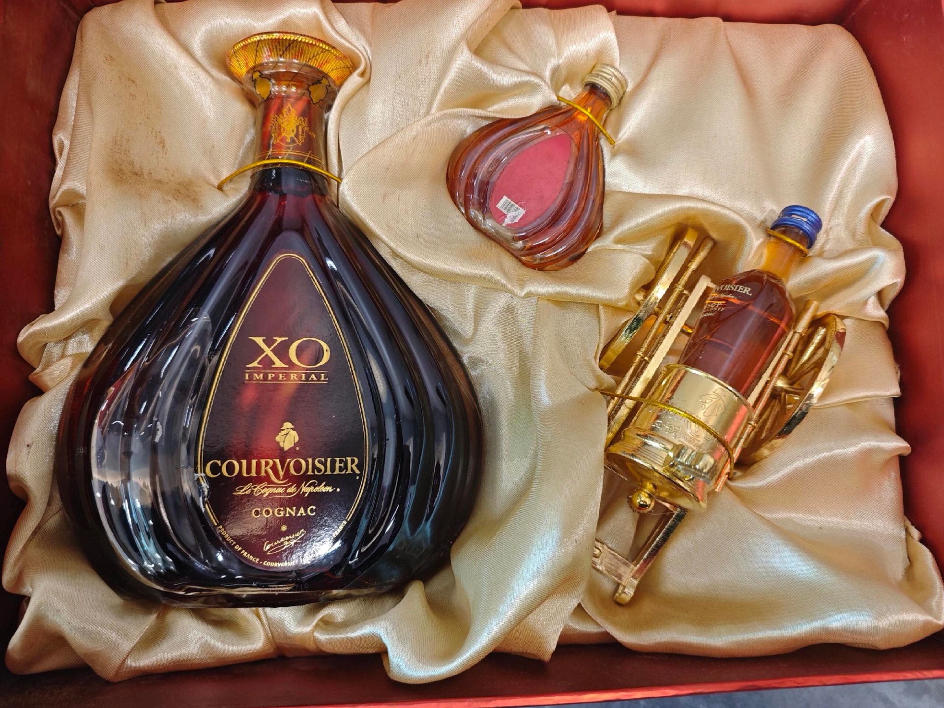 Courvoisier 拿破崙 XO Imperial L'Essence Initiale Extra 香港干邑回收估價封面圖