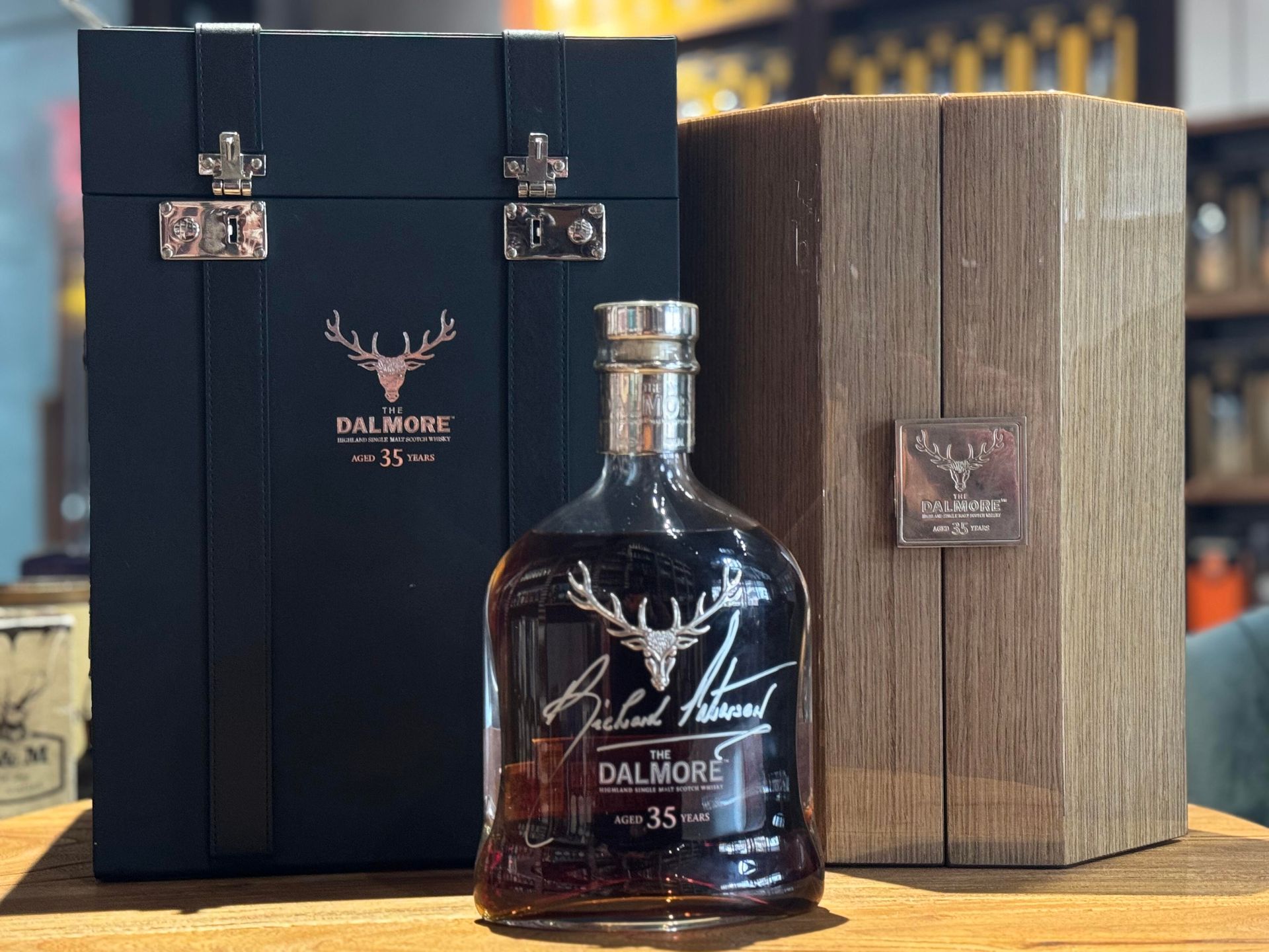 Dalmore 高年份水晶瓶木盒證書鹿頭標配件估價檢查