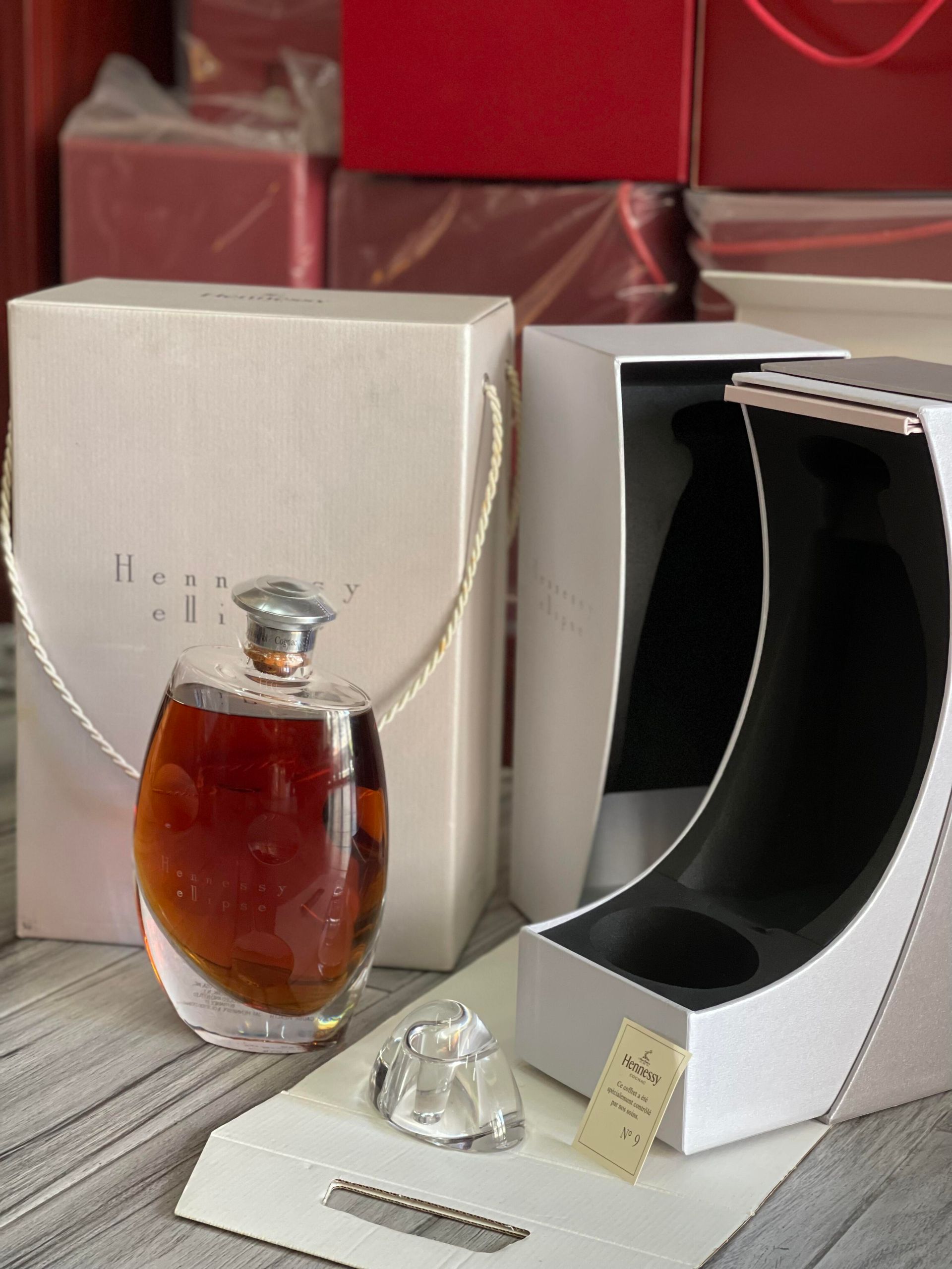 Hennessy Ellipse Beauté du Siècle Timeless 軒尼詩水晶樽回收估價封面圖