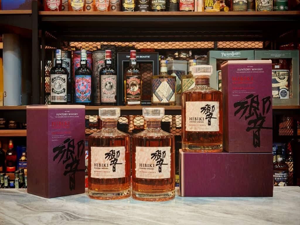 響威士忌放售前拍攝正背標、瓶口封膜、直立液面、瓶底編碼及原盒的照片清單