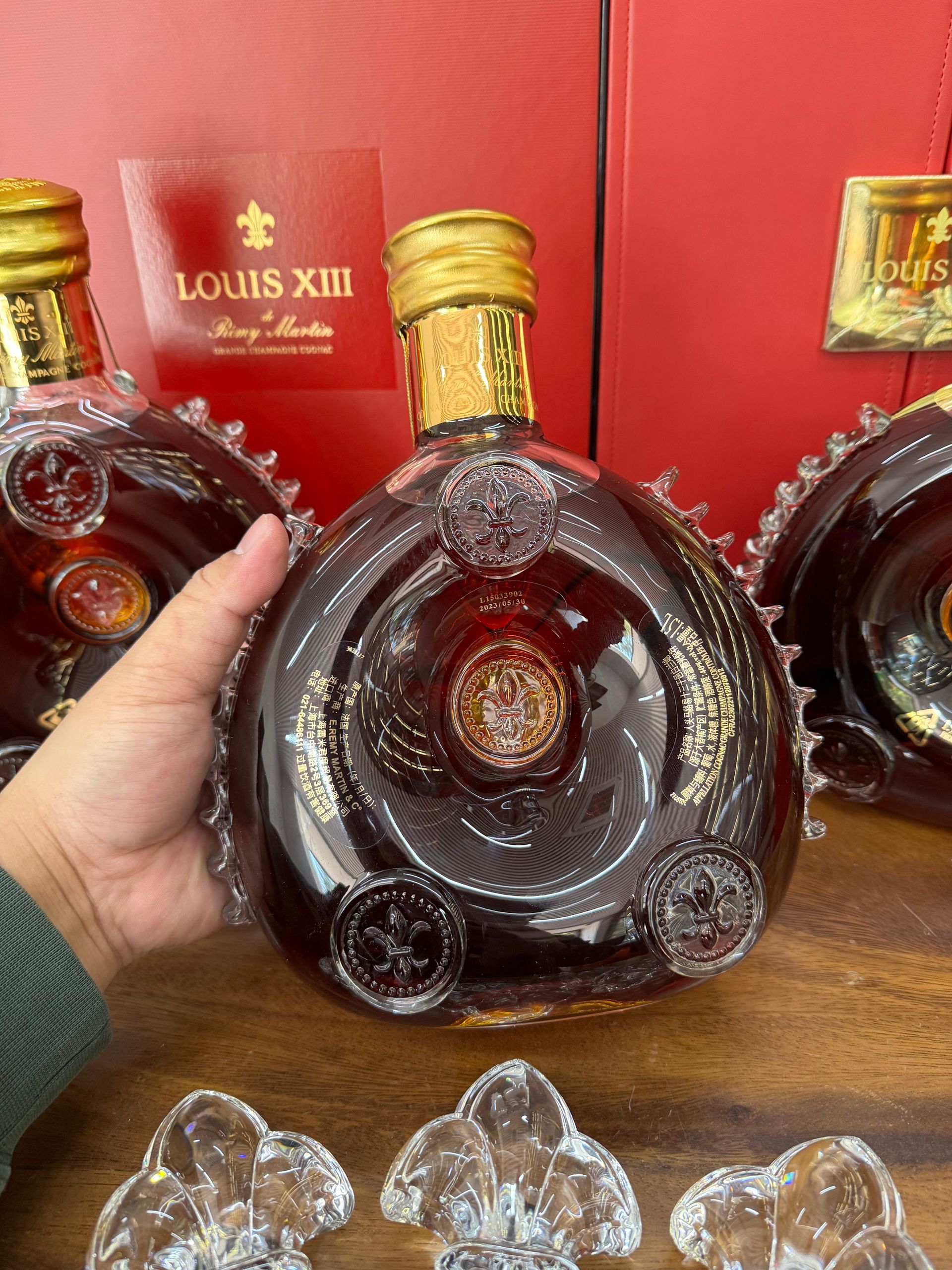 Louis XIII 路易十三瓶底、水晶塞、保證書編號與盒證配件檢查圖