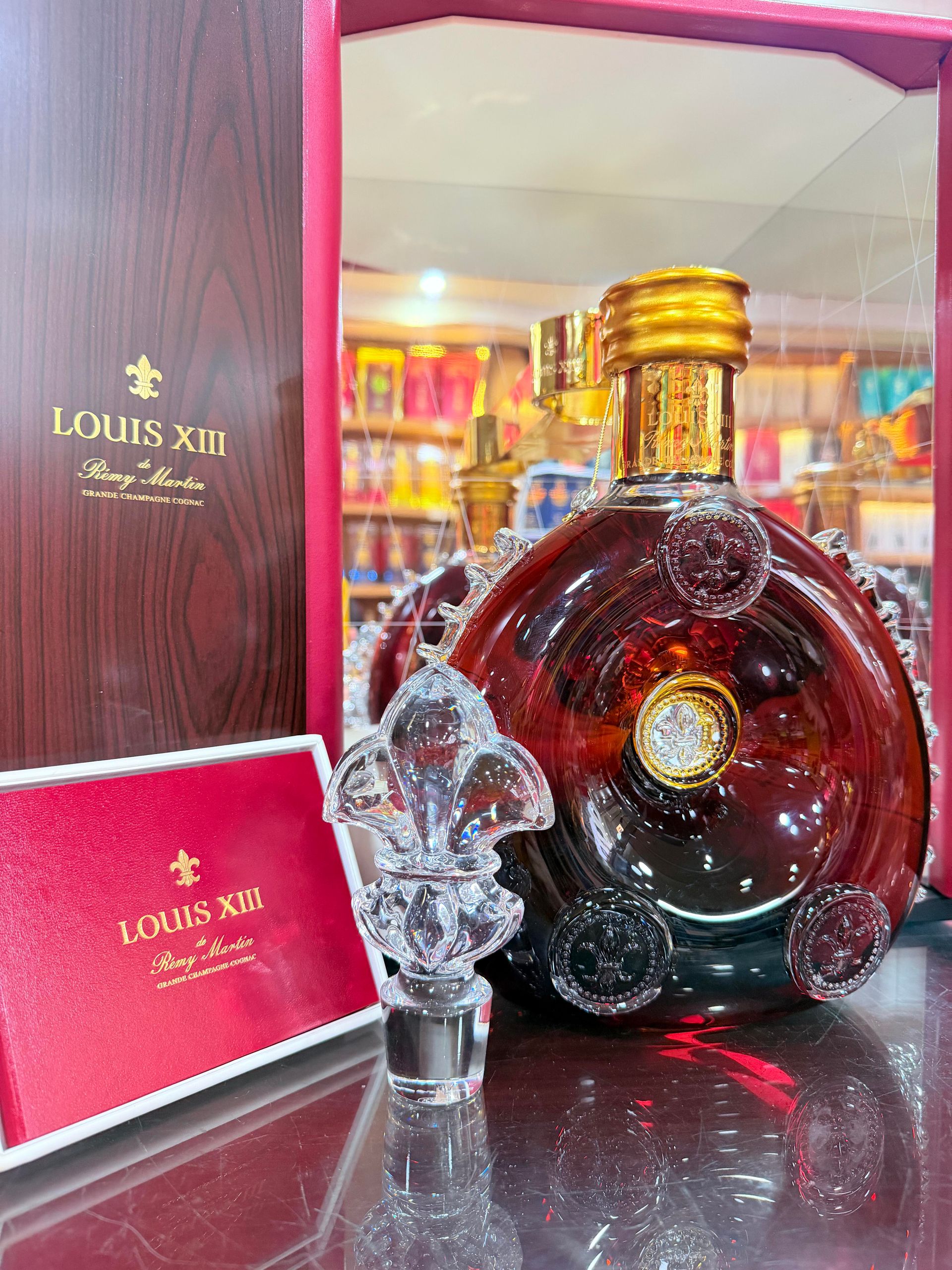 Louis XIII 路易十三舊版新版、盒證、水晶塞與酒線回收估價封面圖