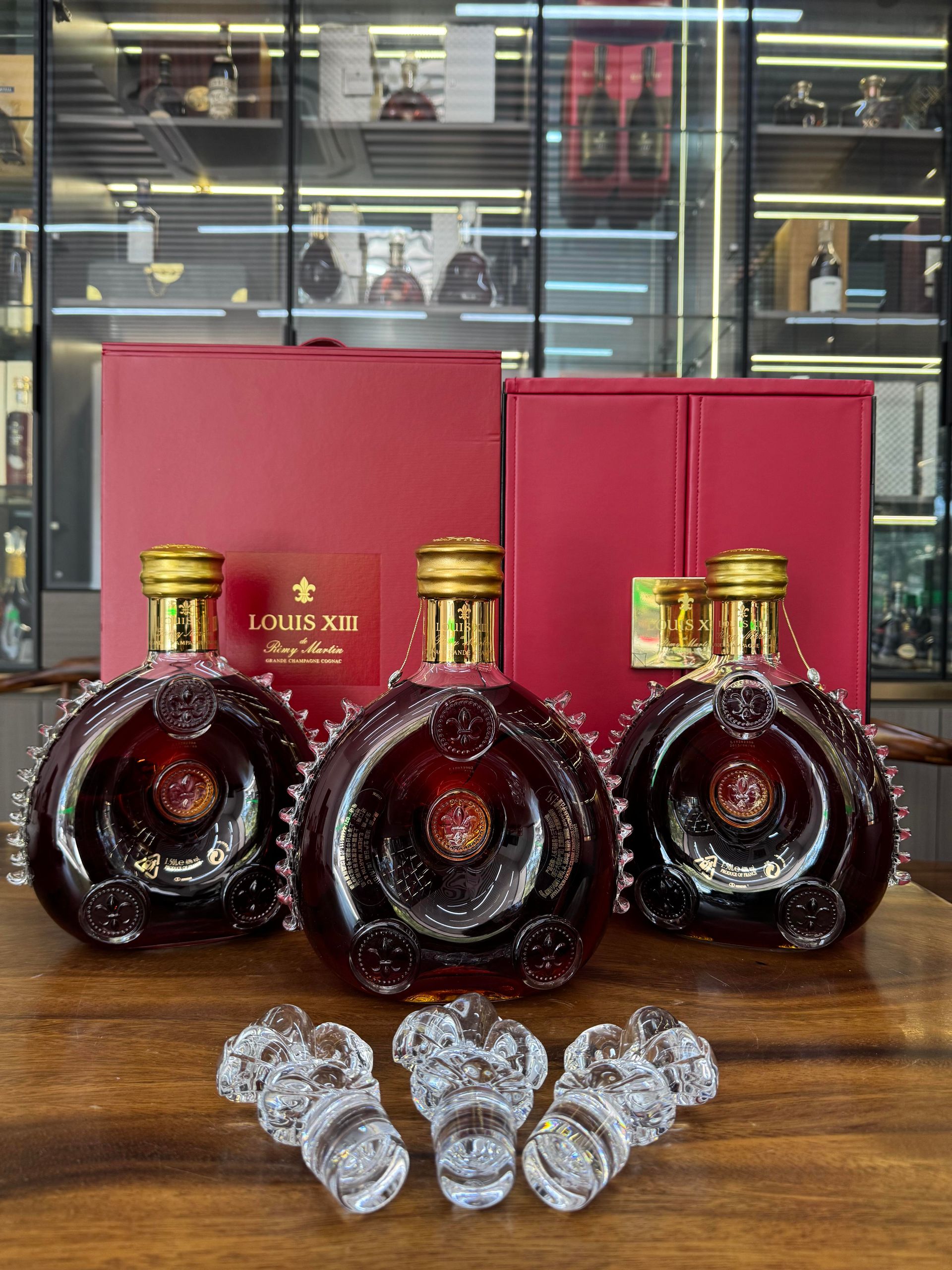 Louis XIII 路易十三白頭、銅片、四方盒、貝殼盒、新版紅盒與黑珍珠版本比較圖