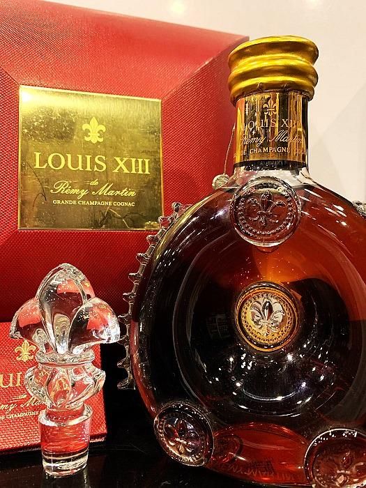 路易十三與軒尼詩 XO 版本對比圖