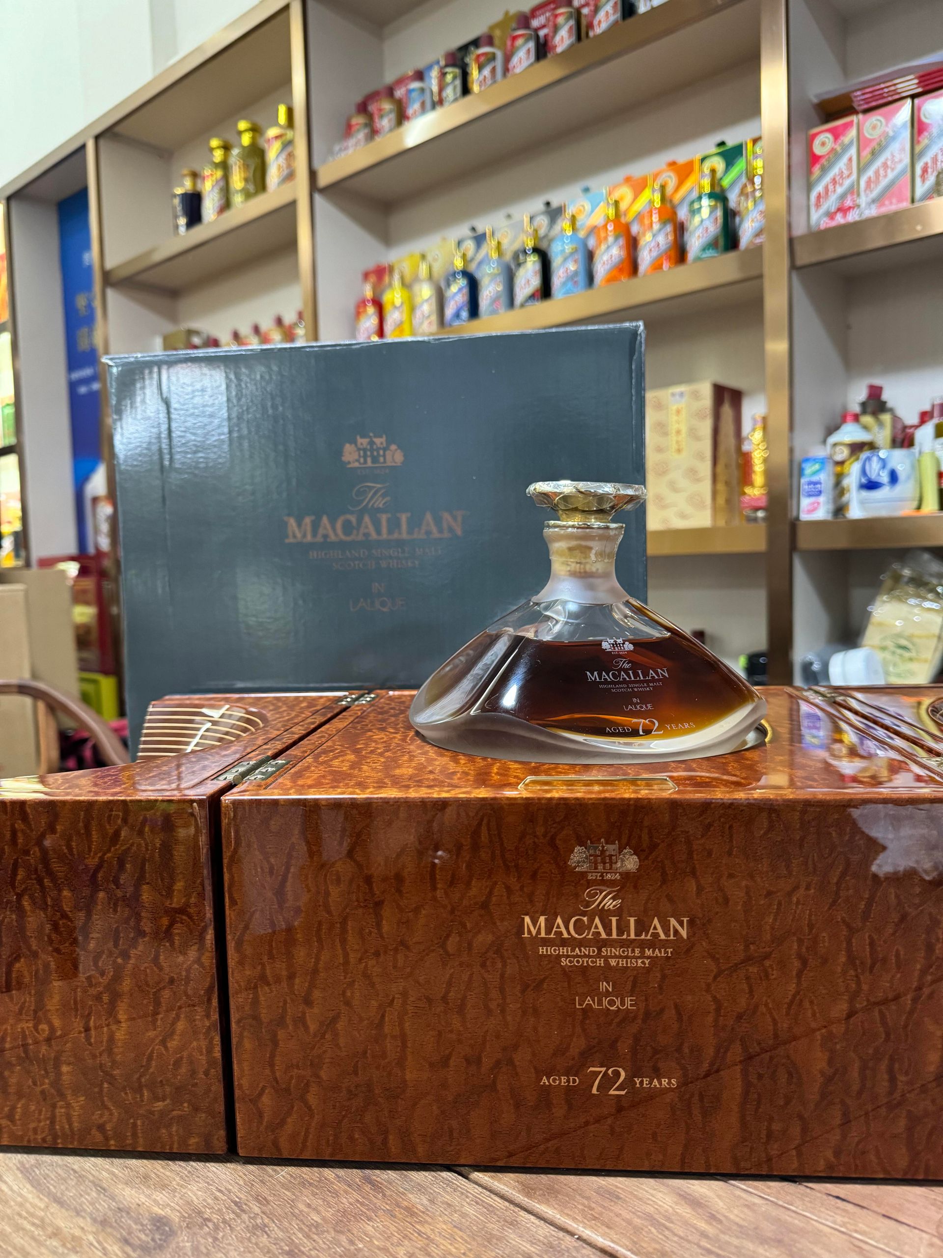 Macallan Genesis 72 年 Lalique 與創世紀限量版估價