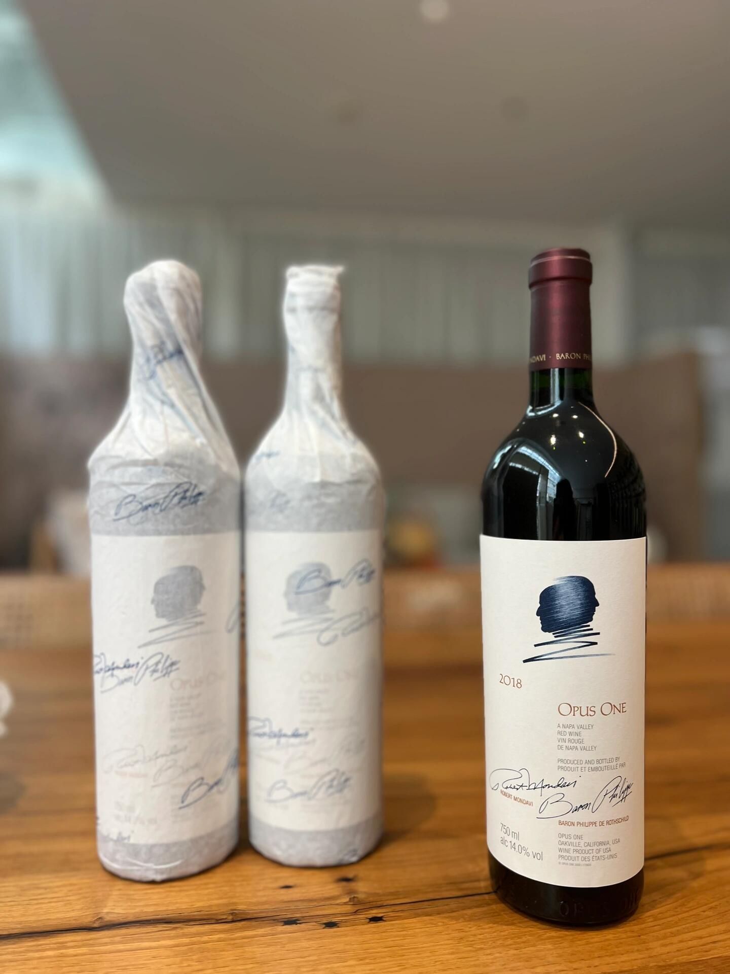 Opus One液位酒標封膜軟木塞來源證明香港回收估價檢查圖