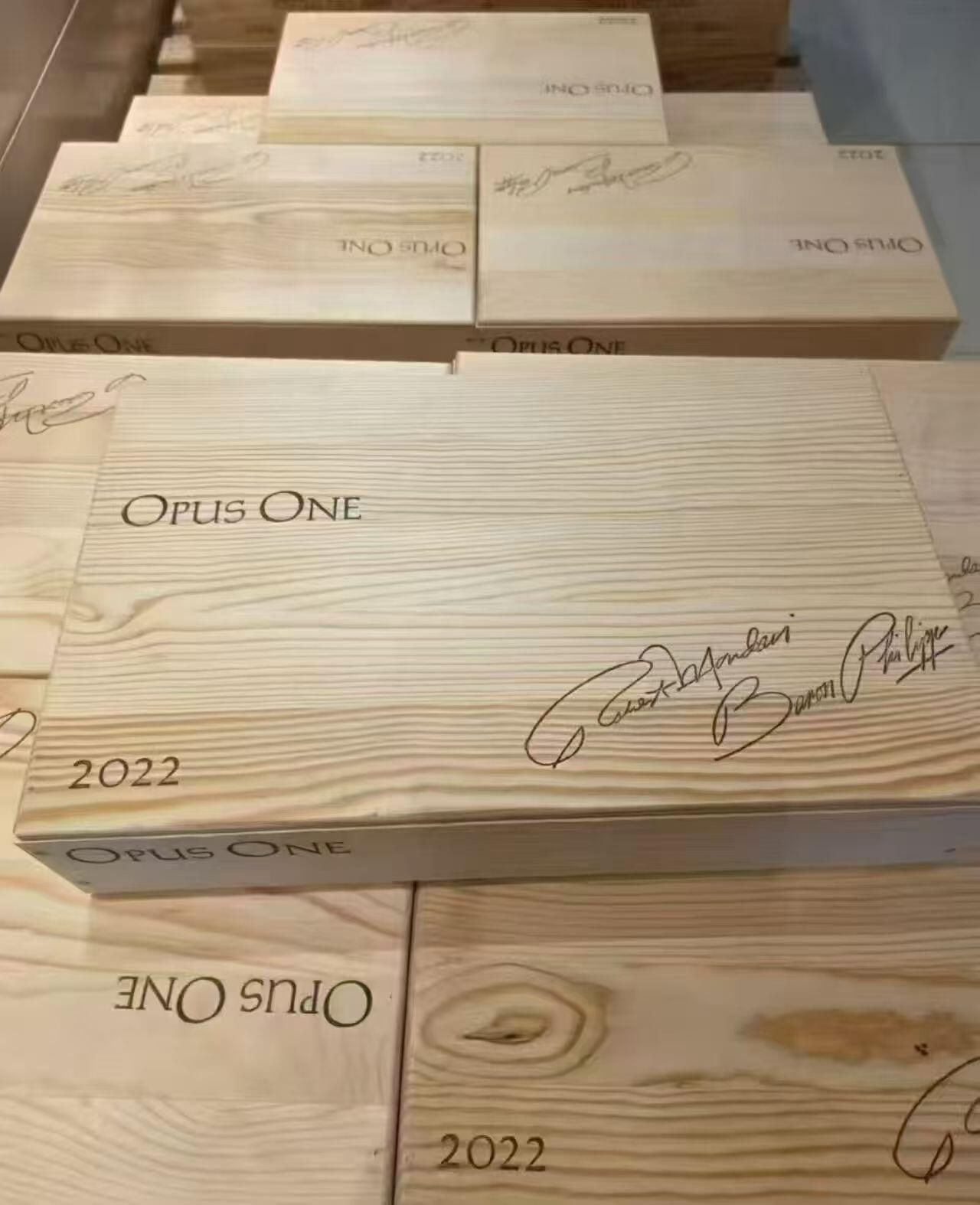 Opus One原裝木箱OWC綁帶箱側標籤與散瓶回收溢價檢查圖