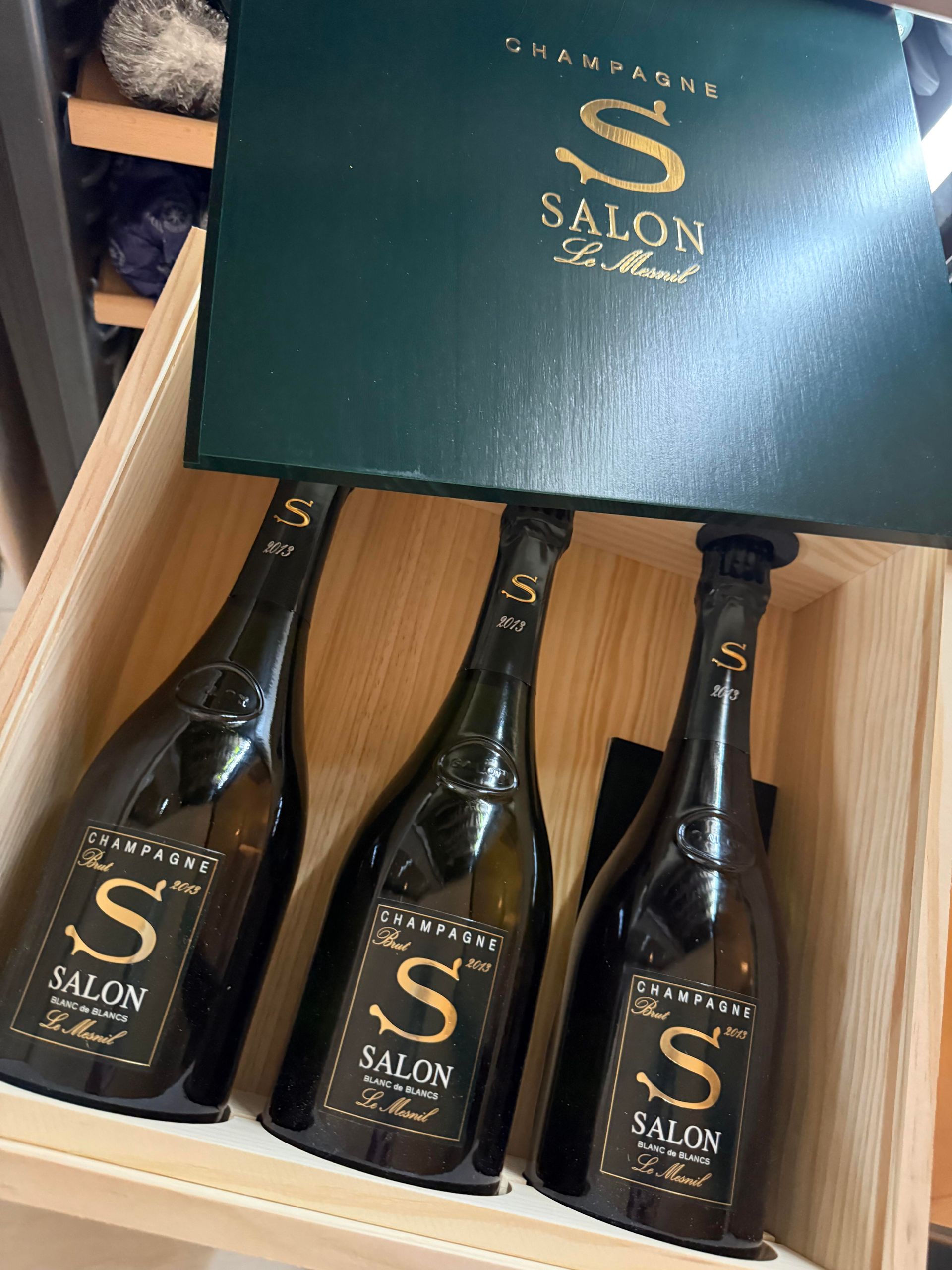 Salon 沙龍香檳液位酒標錫封與原裝木箱檢查示意圖