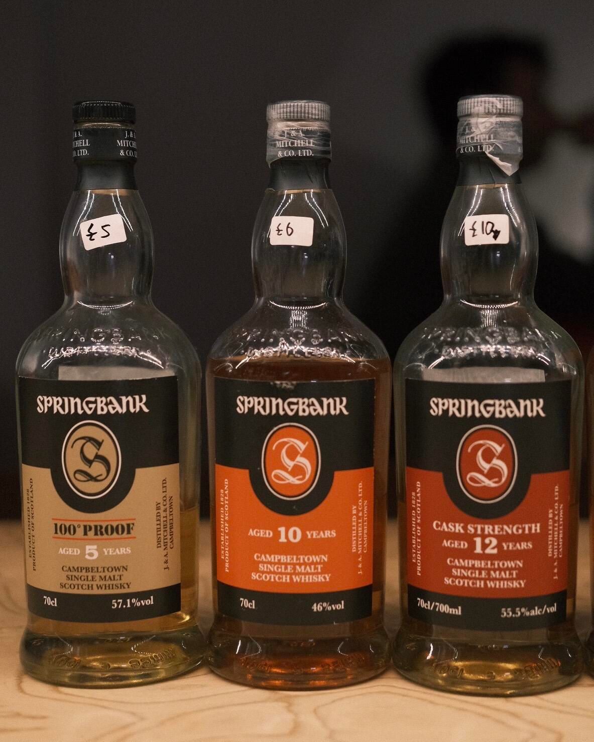 三個品牌的泥煤使用與蒸餾次數對照:Springbank 2.5次、Longrow 2次、Hazelburn 3次