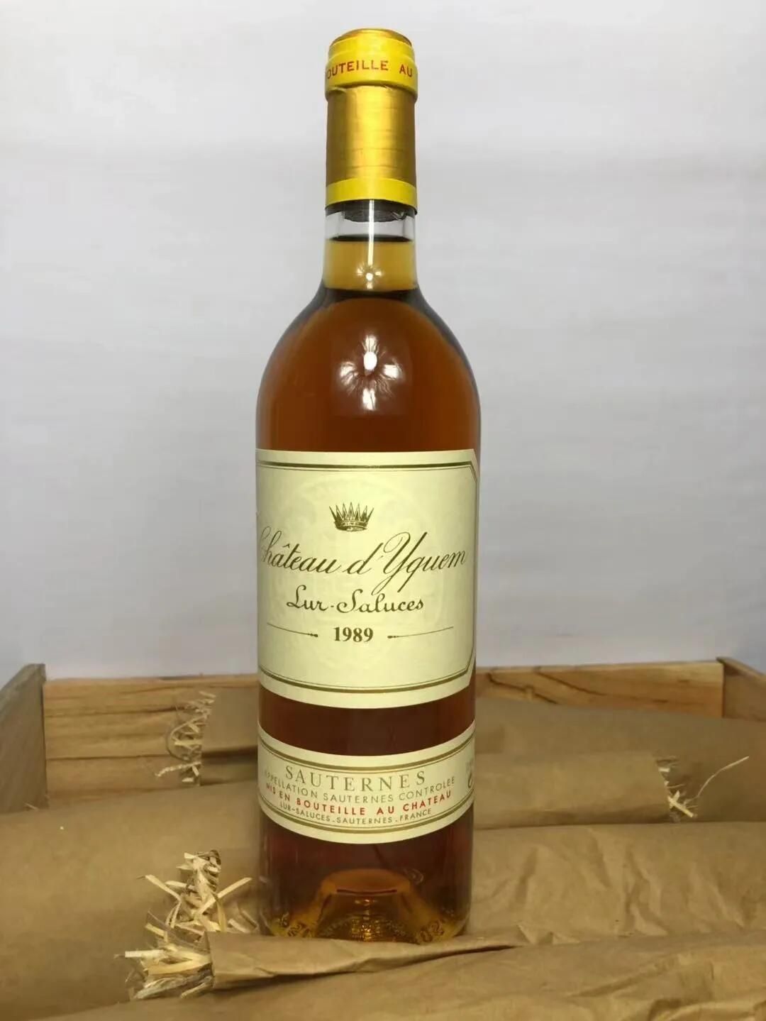 Yquem 滴金堡老年份貴腐甜酒液位軟木塞酒液顏色檢查示意圖