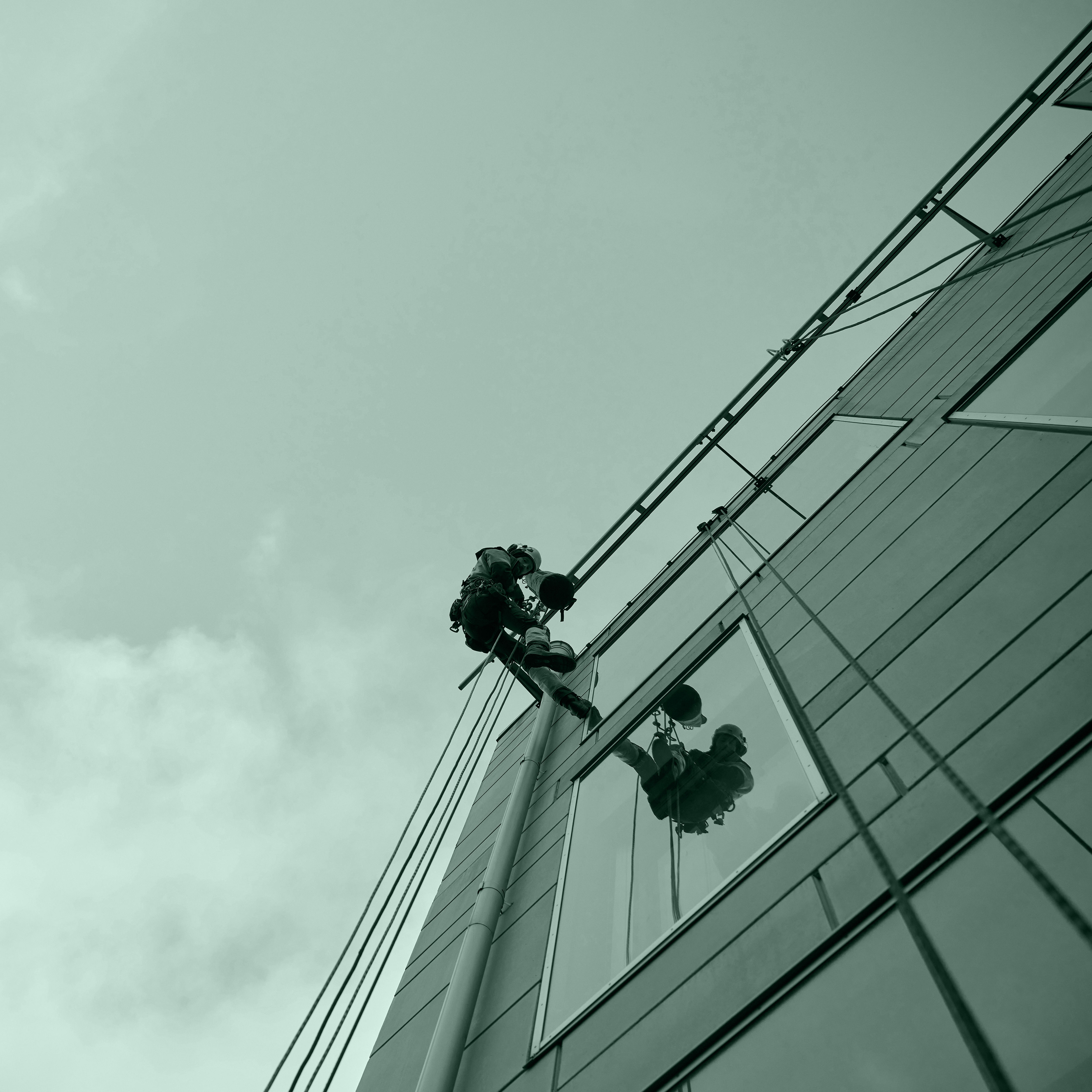 Façade access consultancy for safe maintenance and building envelope access systems