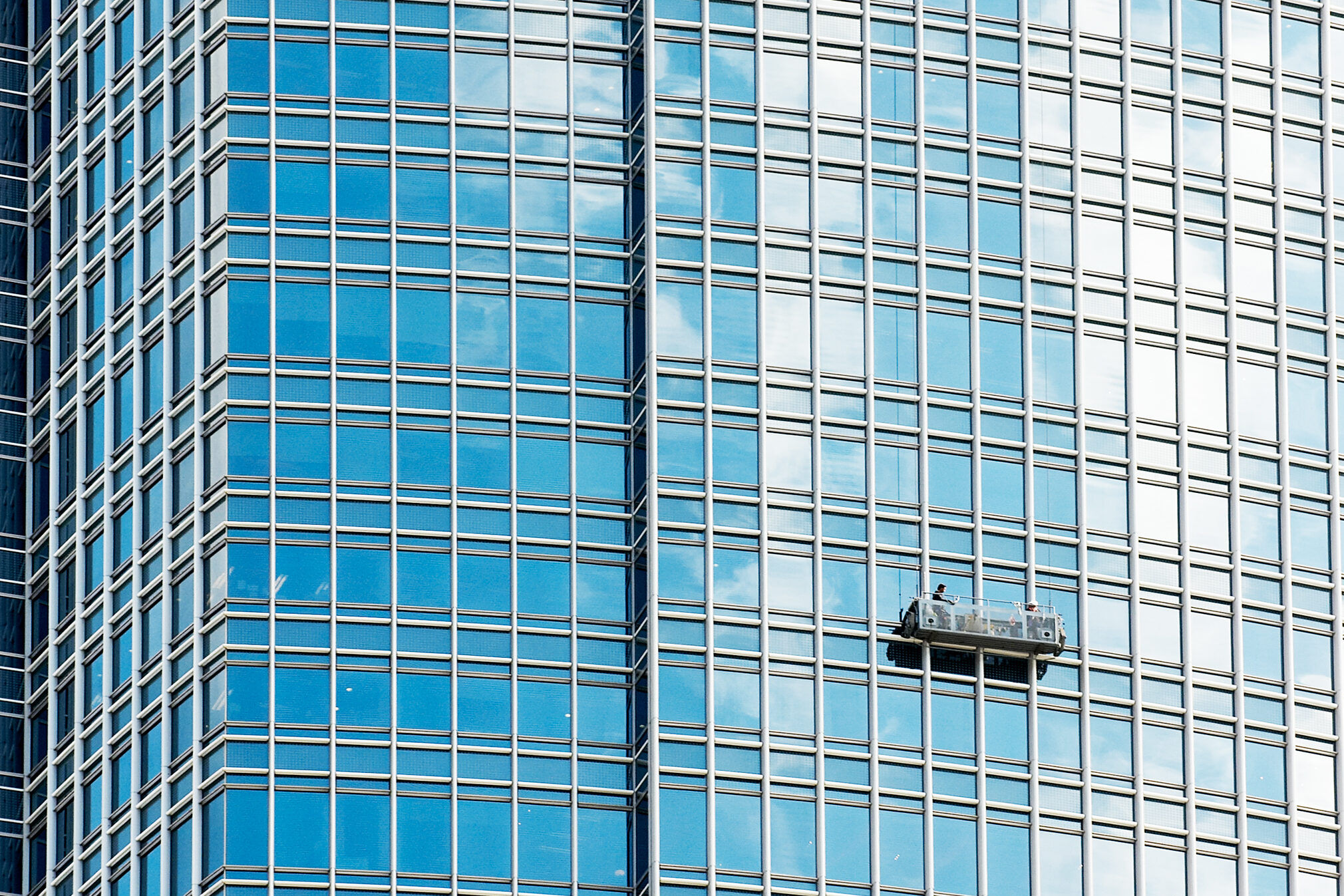 Façade access systems that support maintenance and repair of building façades