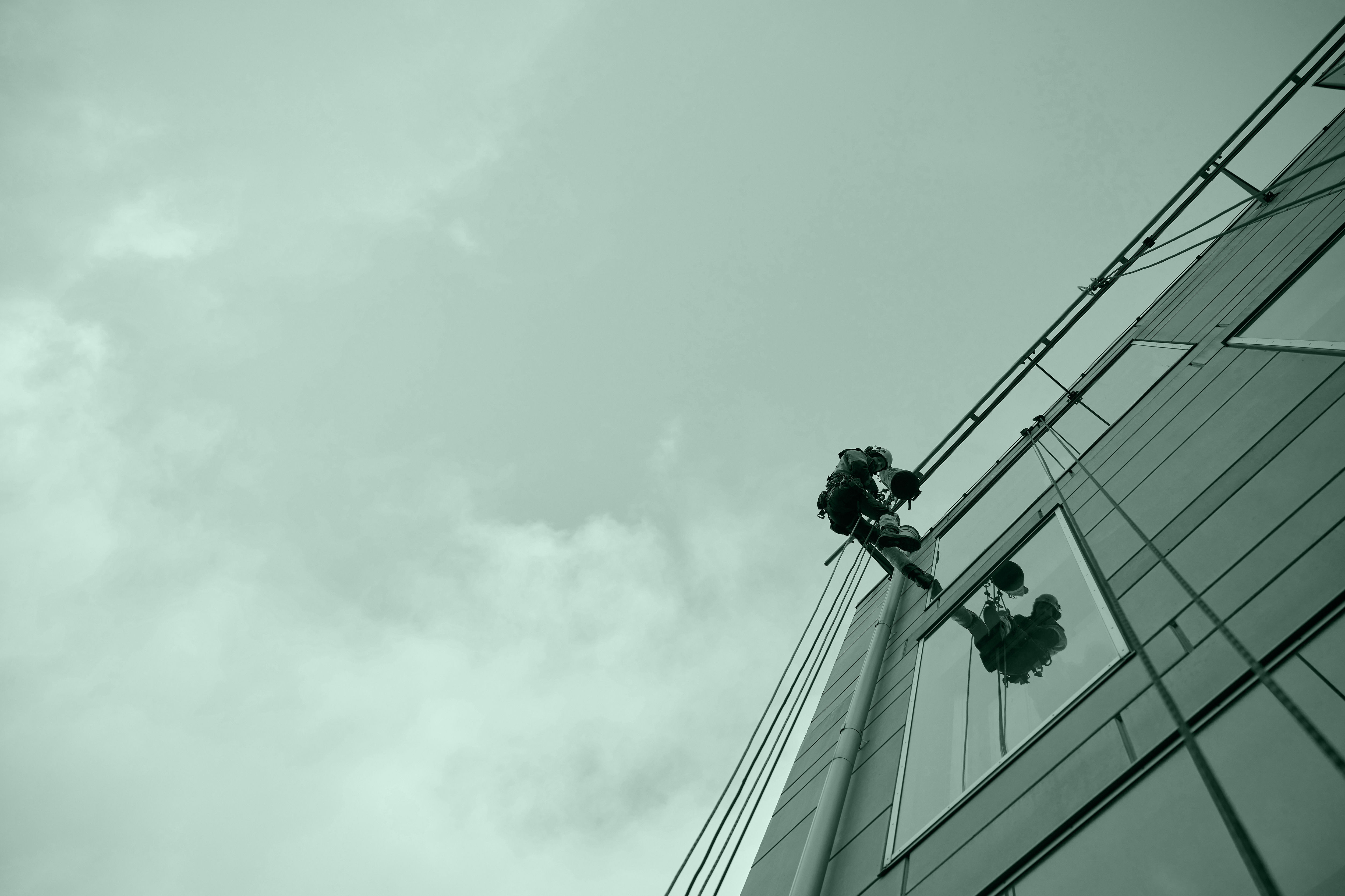 Façade access consultancy for safe maintenance and building envelope access systems