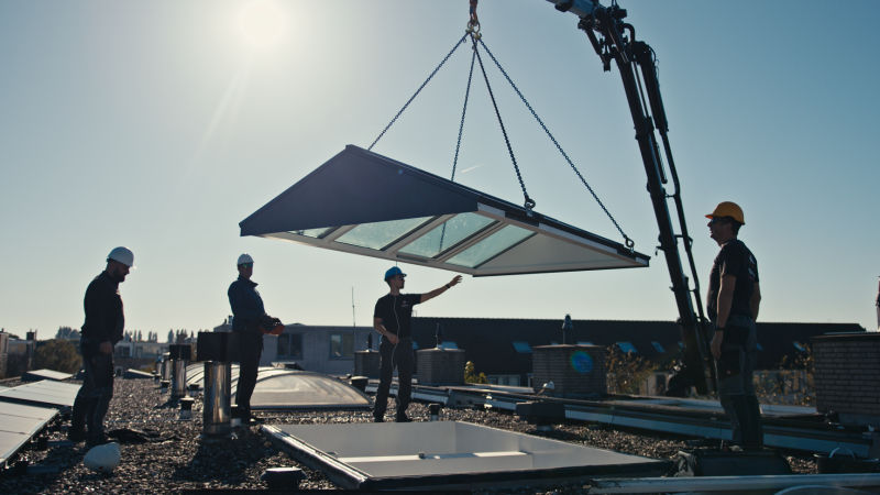 Wij plaatsen piramide lichtstraten in <b>elk formaat</b>