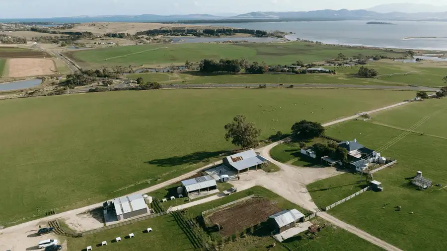 Rayburn Farm 360 tour