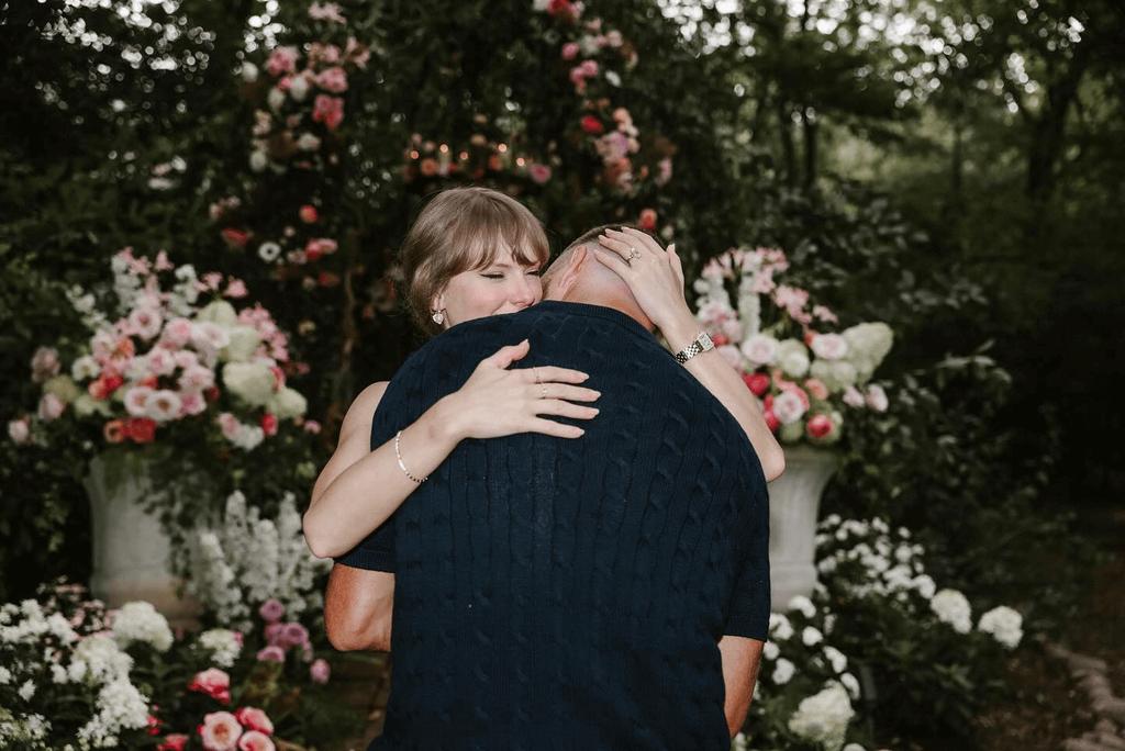 Taylor Swift engaged to Travis Kelce ⌘