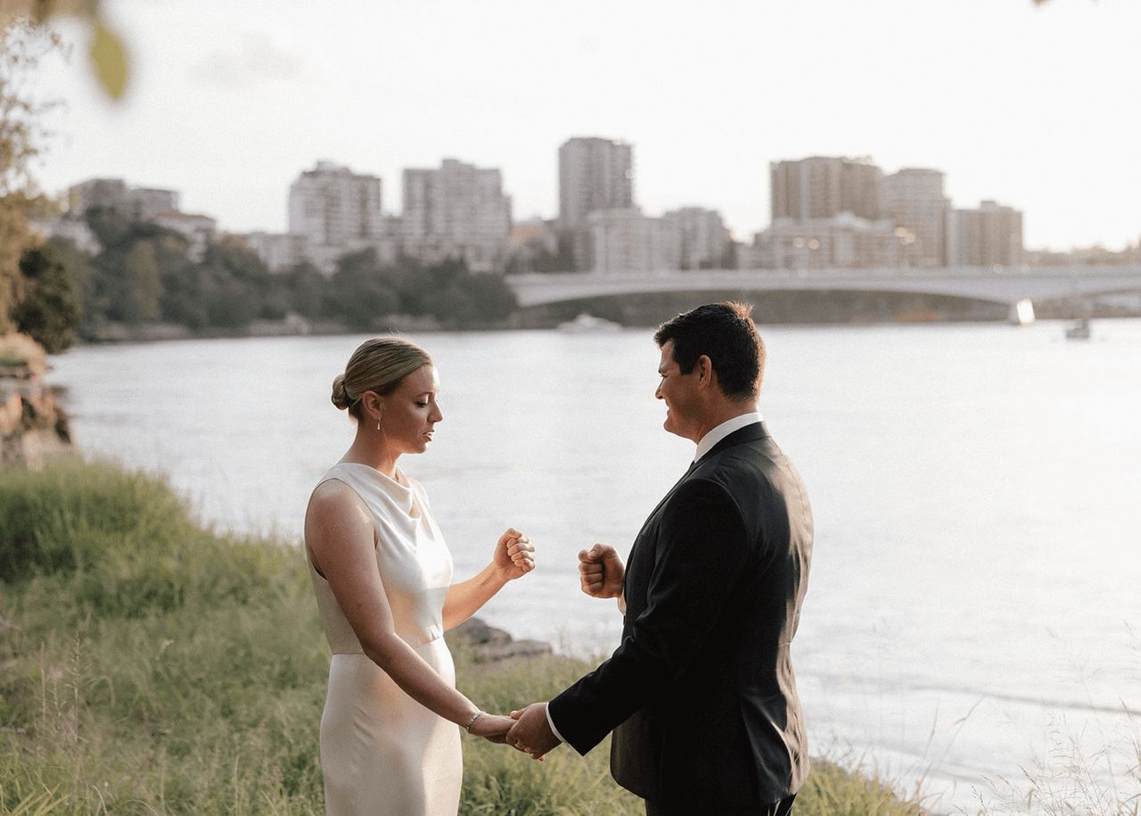 Brisbane paperwork only marriage ceremony on Brisbane River ⌘