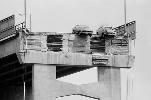 Cars over the edge of the bridge ⌘