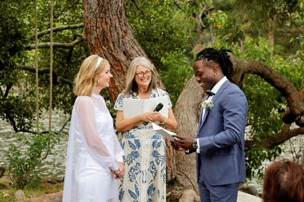 Mel Lindsay Celebrant