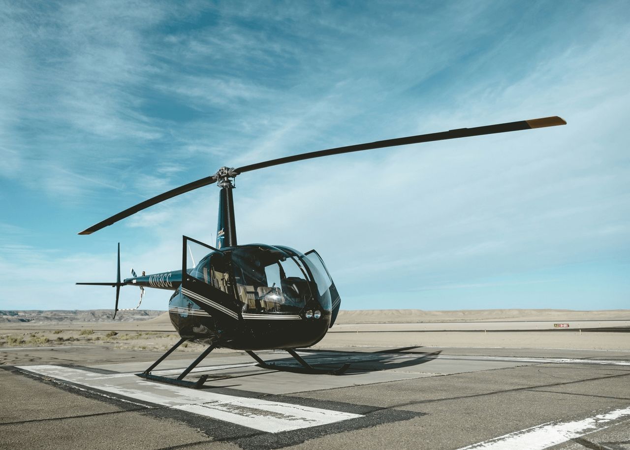 Helicopter Elopements in Tasmania: Ultimate Guide to Exchanging Vows on Mountain Peaks