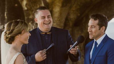 How to make a wedding day timeline