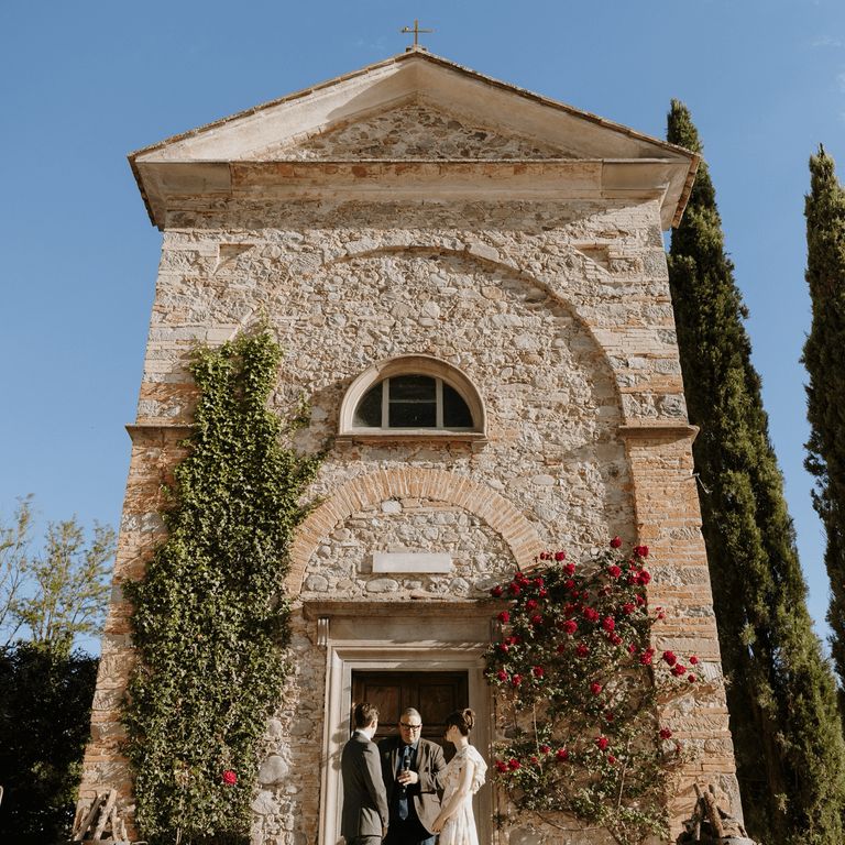 Wedding celebrant in Tuscany