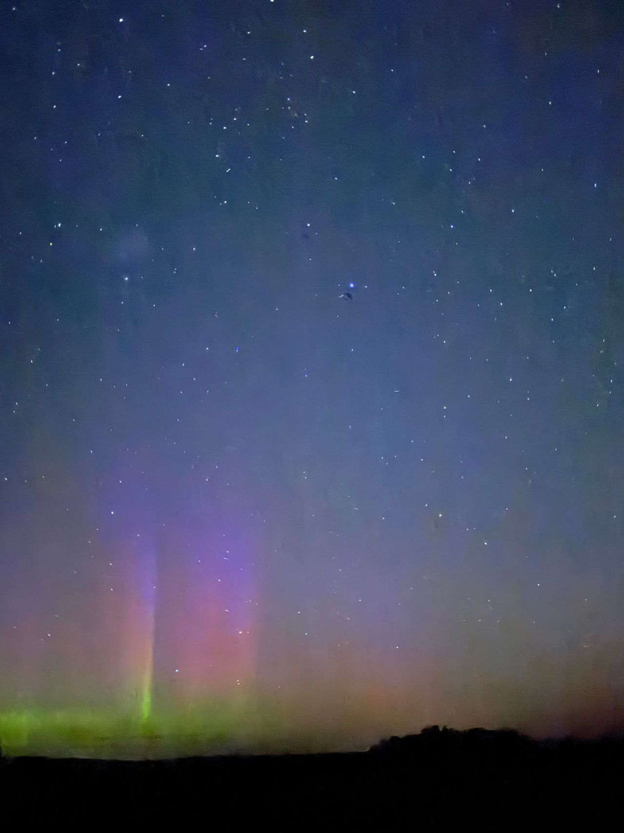 Aurora borealis with green