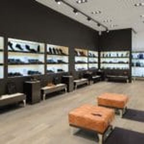 Aspen Black Filler Room Shot 2