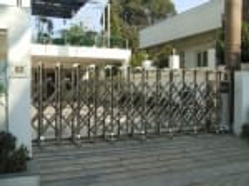 Retractable Gate