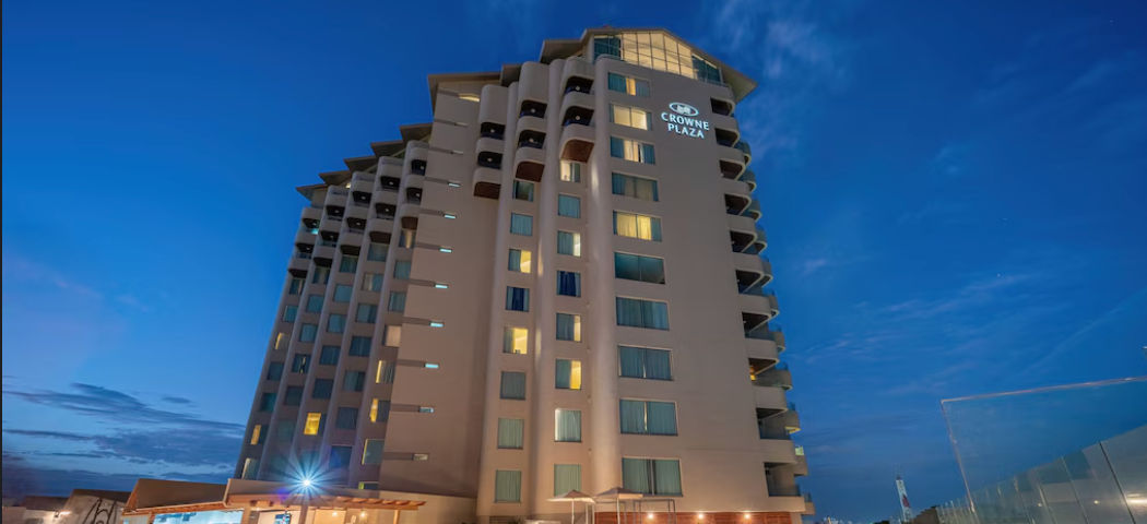 Transporte privado desde el aeropuerto de Punta Cana al hotel Crowne Plaza Santo Domingo con Taxi Dominicana