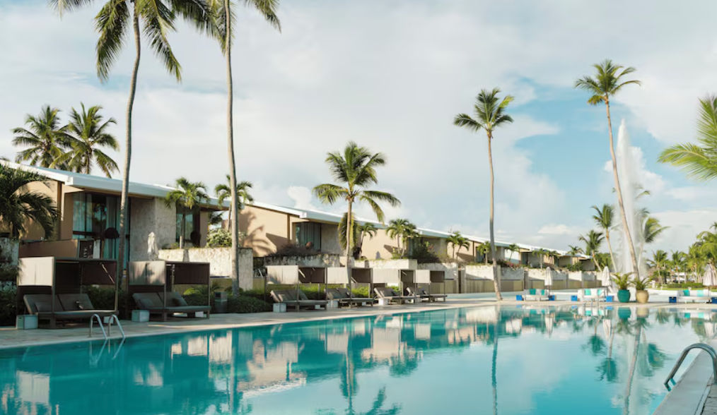 Piscina del hotel Catalonia Royal Bávaro, República Dominicana