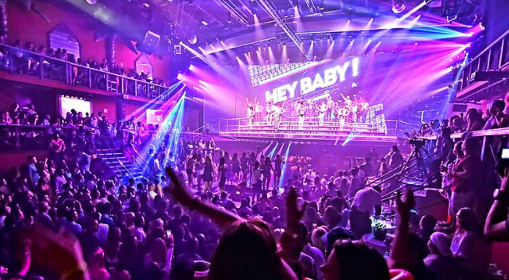 Fiesta por dentro en Coco Bongo Punta Cana, República Dominicana