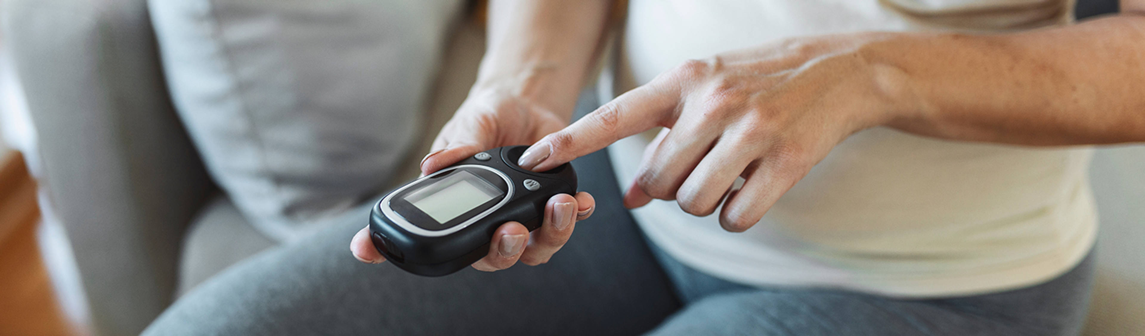 GLUCOMETER: A GUIDE TO USING IT AT HOME-image