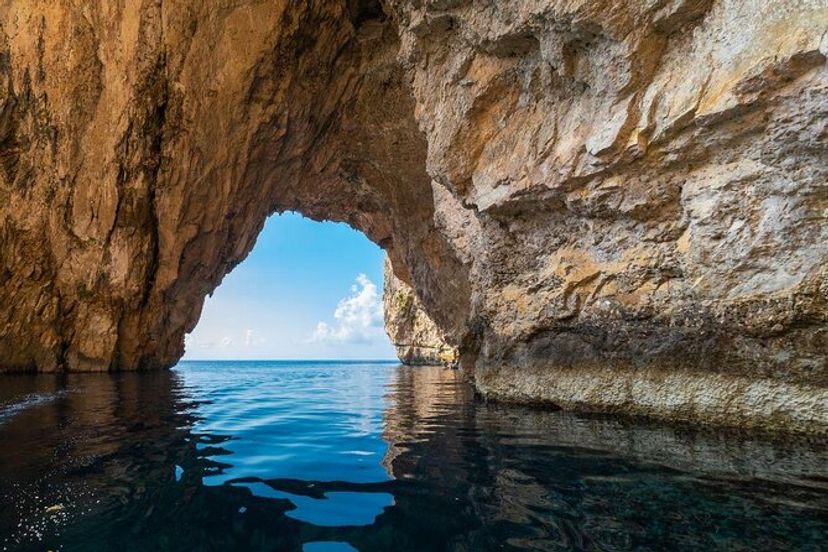Ġnejna Bay