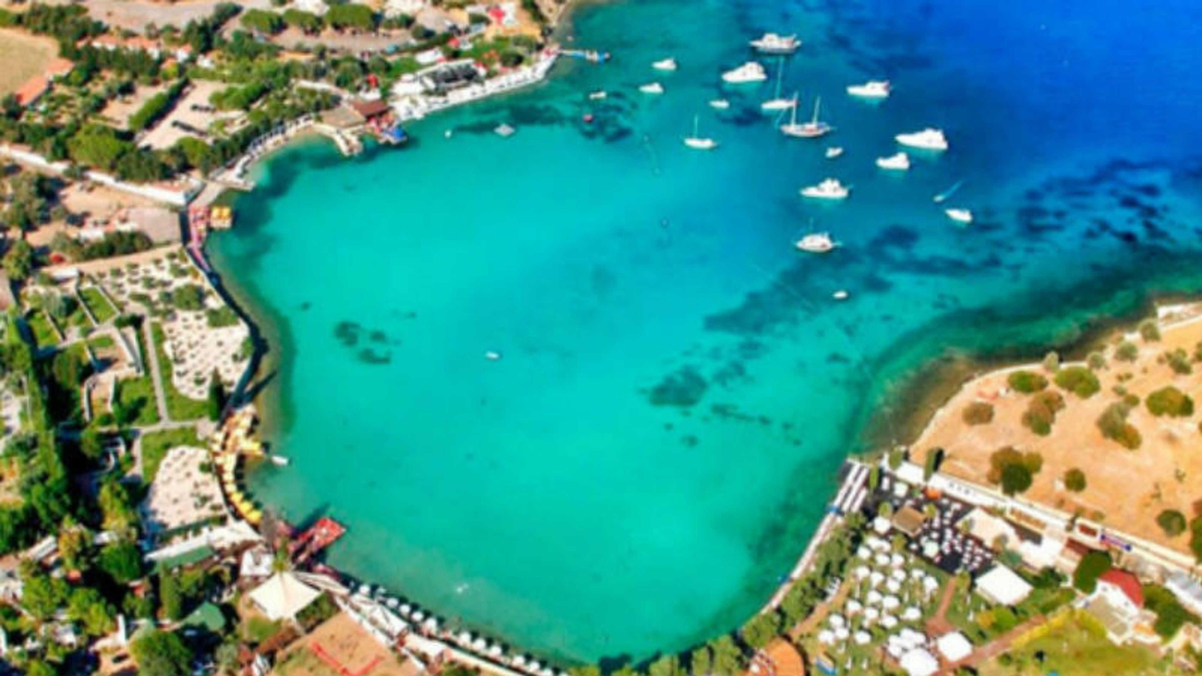 Ayayorgi Koyu: Çeşme’nin Canlı Kıyı Cenneti
