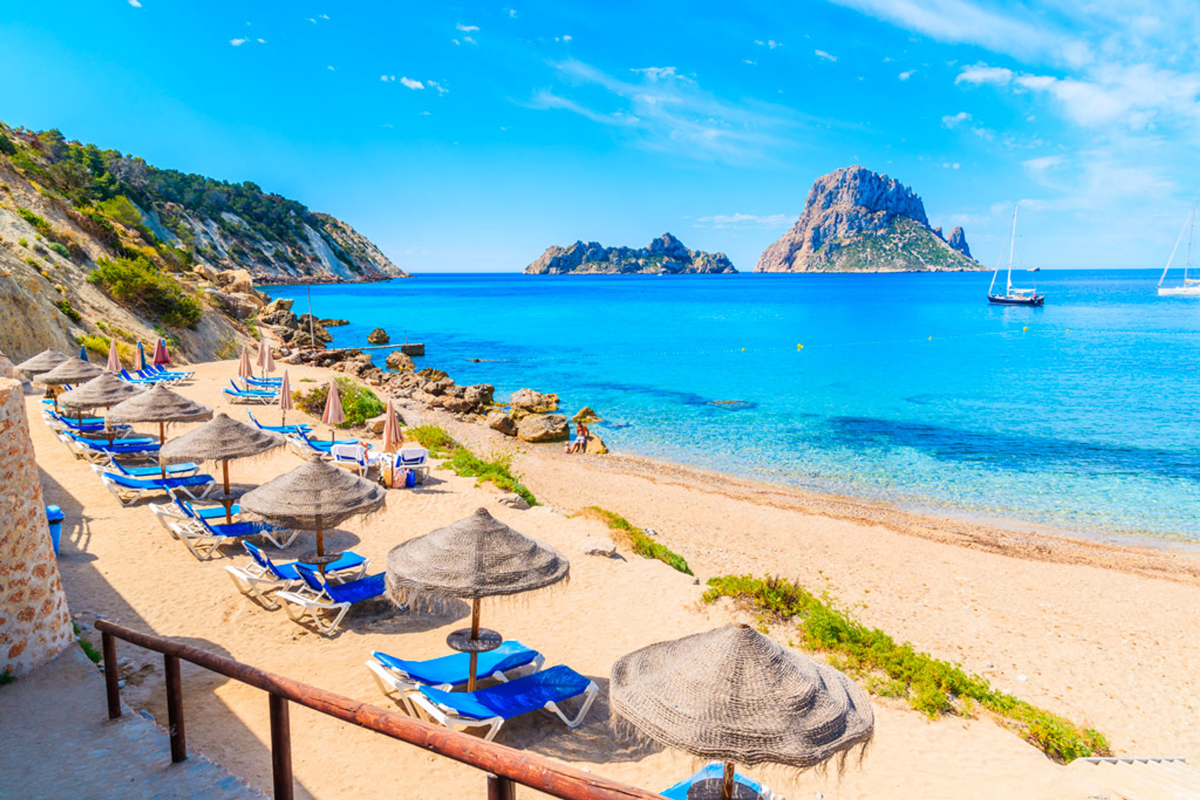 Ibiza: Eğlence ile Cennetin Buluştuğu Yer