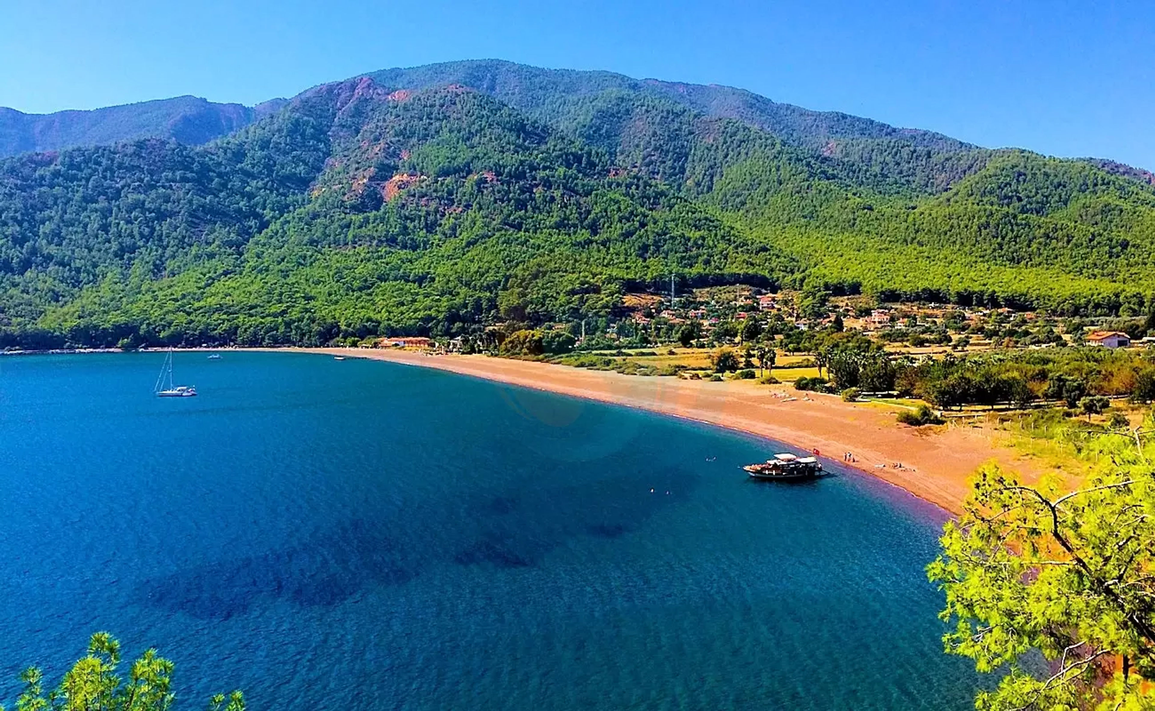 Ekincik Koyu: Turkuaz Sahillerde Saklı Bir Vaha
