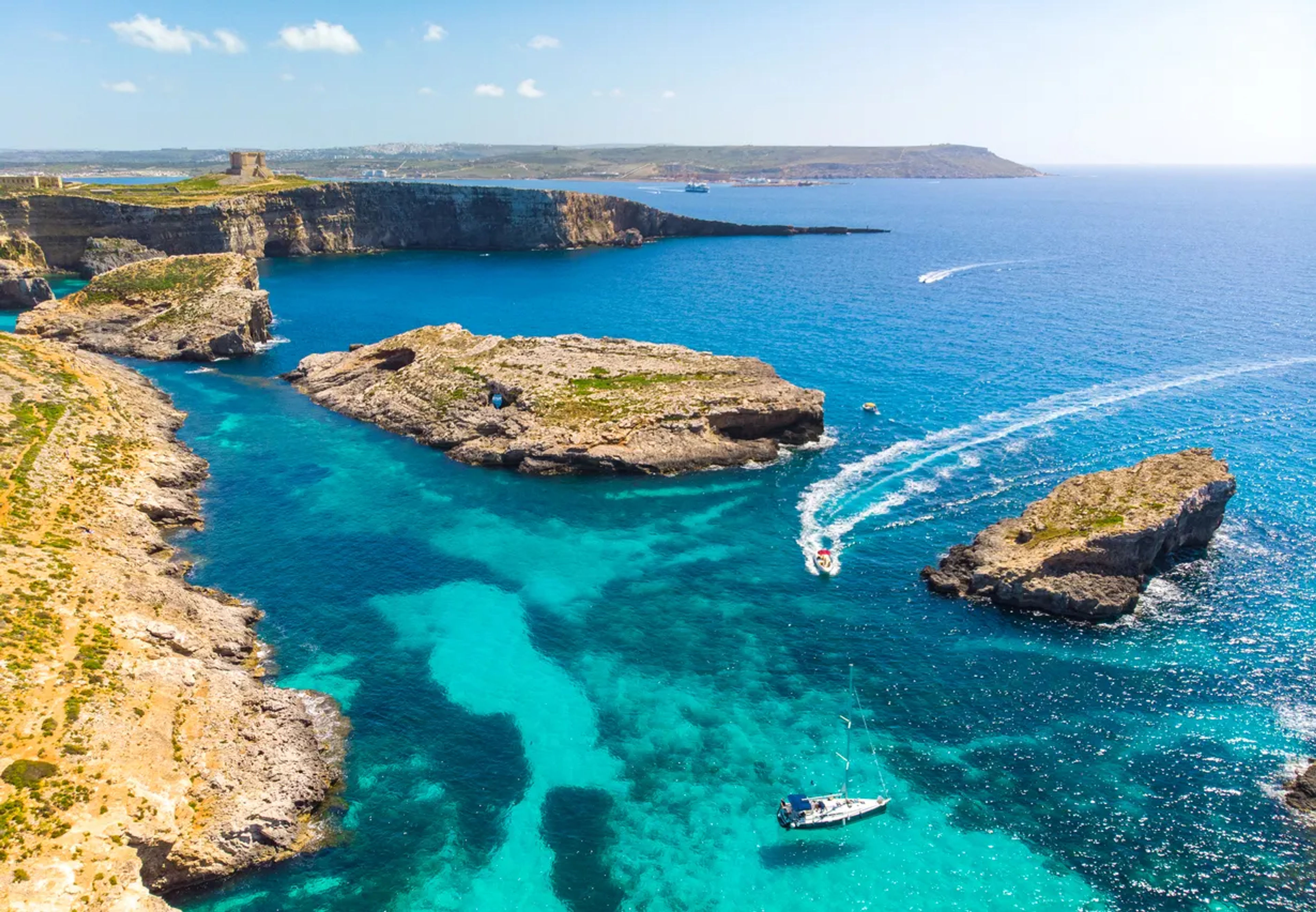 Navega por Comino: islote de la Blue Lagoon de Malta