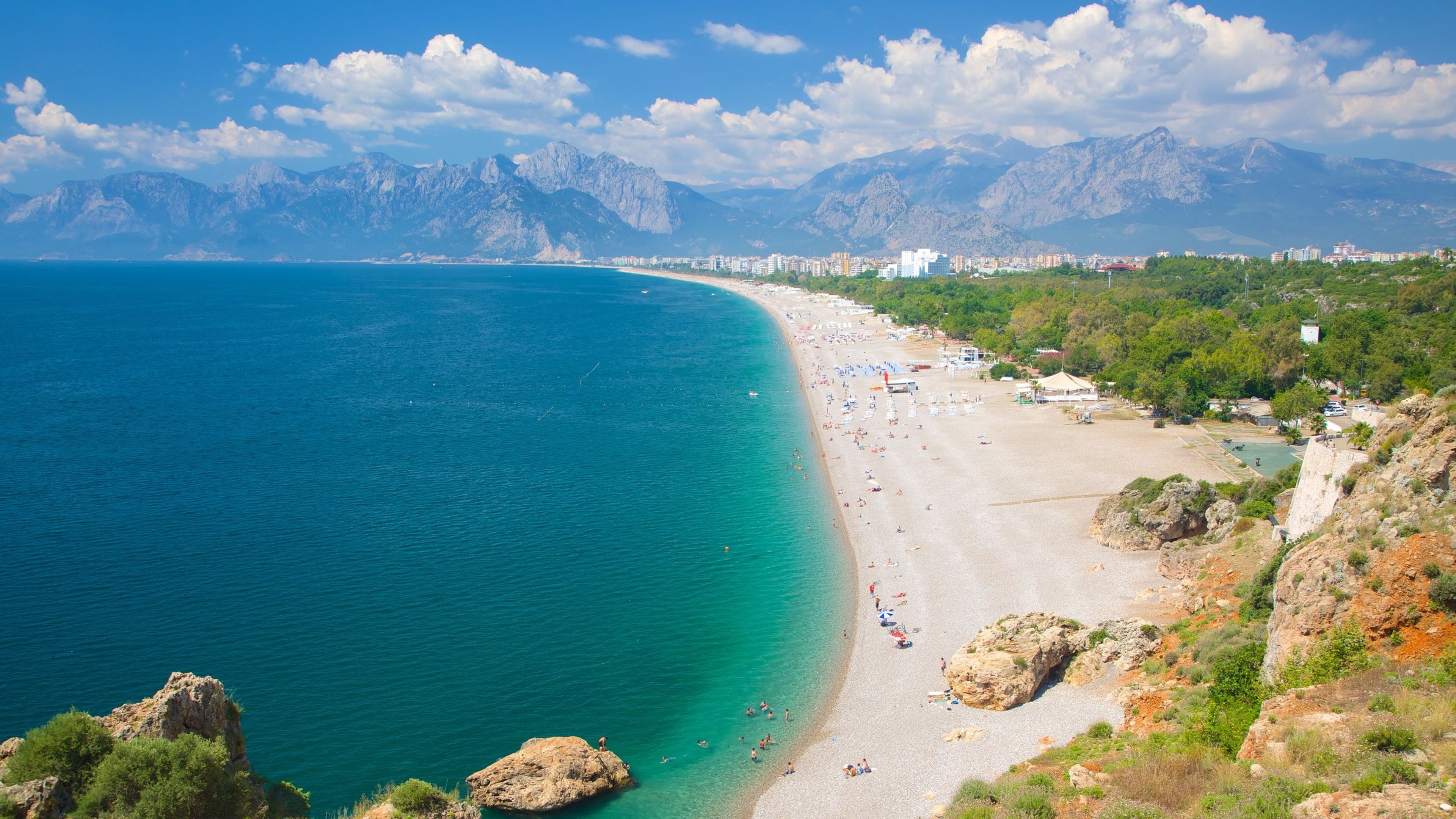 Konyaaltı: Antalya’nın Kıyı İncisi