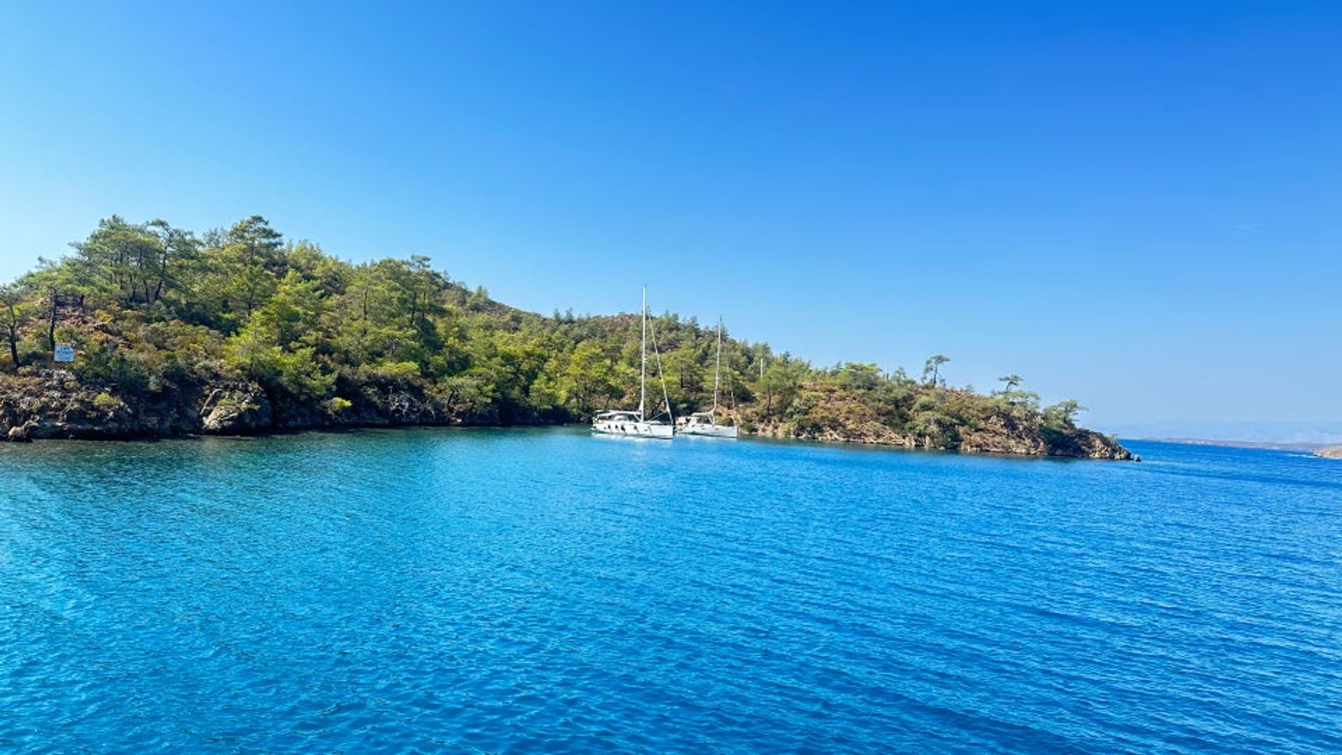 Çatı Koyu, Bodrum