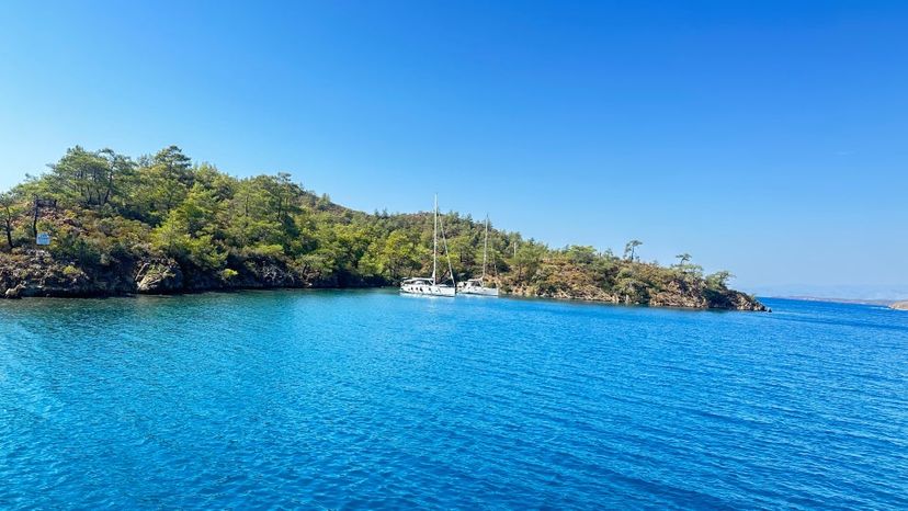 Çatı Koyu, Bodrum